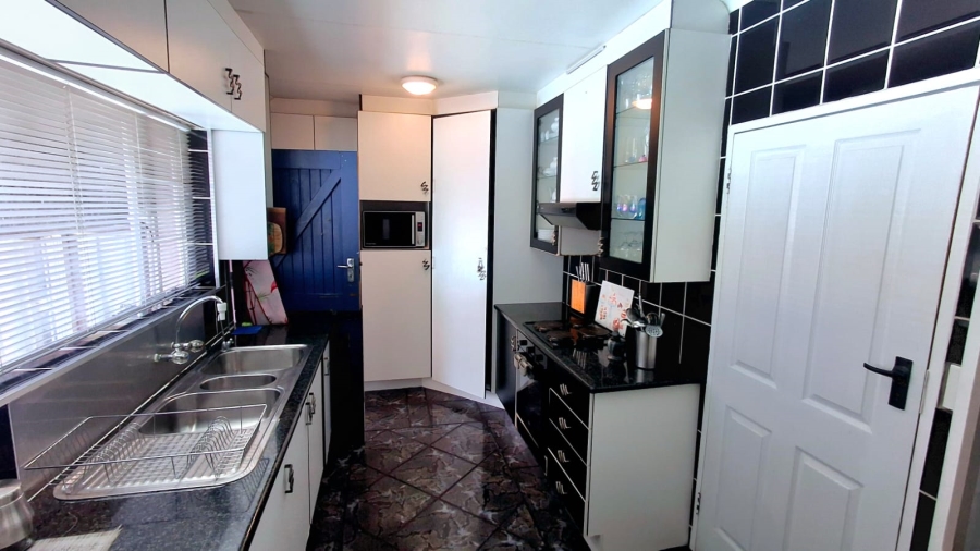 4 Bedroom Property for Sale in Vaalpark Free State